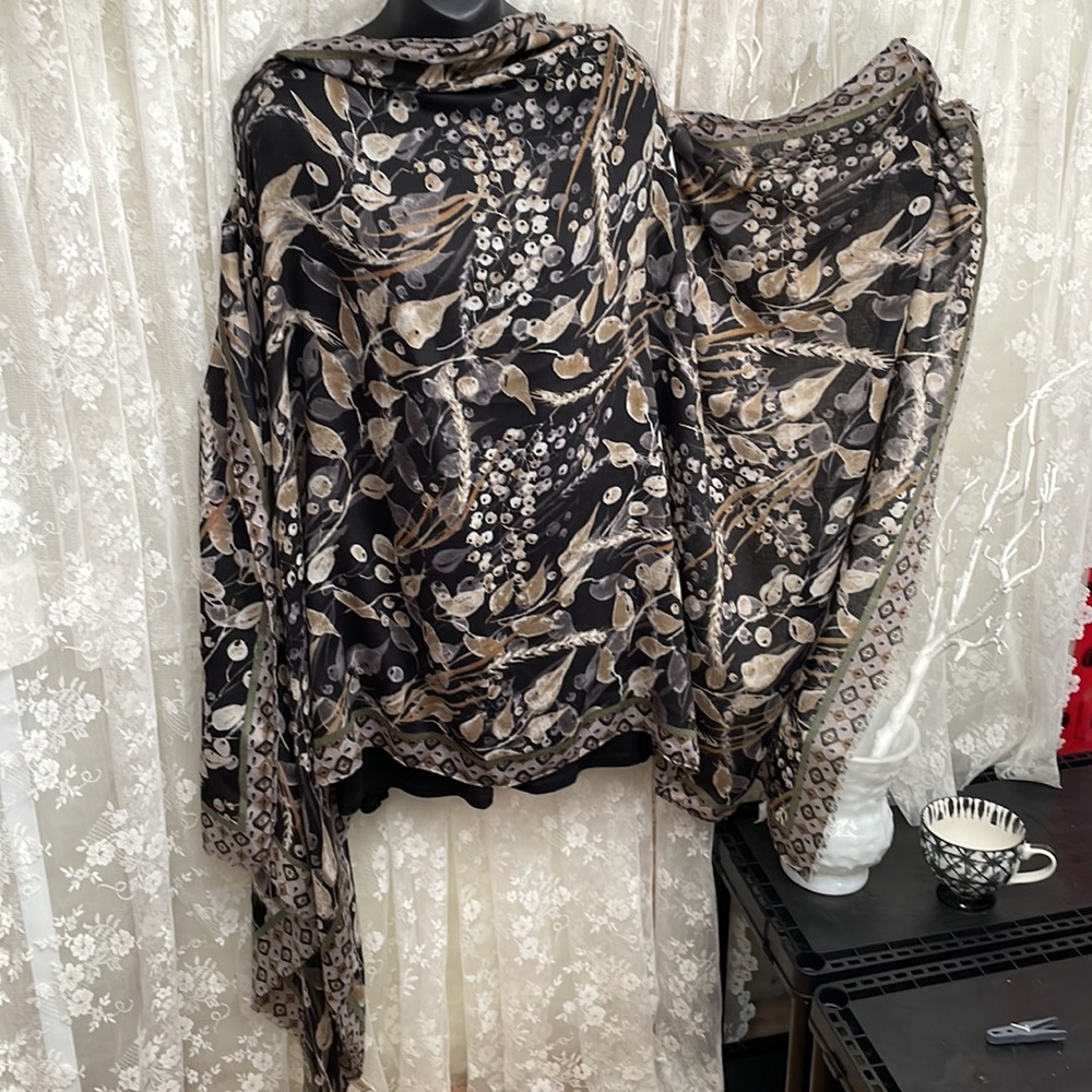 Softest Draped NWT Scarf Grey Black Floral Brown & Cream